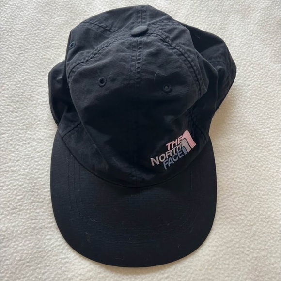 The North Face Black Cap Women’s Running Hat - Picture 1 of 4
